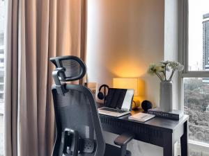 300m BTS l Large 110 sqm l Pool and Sauna