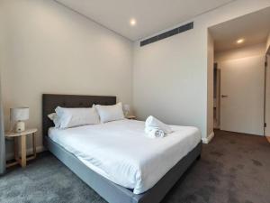 Modern Luxury Brand New 2BR APT Steps from the Metro