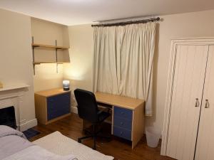 Spacious and cosy 4 Bed House in Beeston