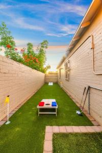 Mins from the UofA & Downtown 4BR 2BA Entire Home