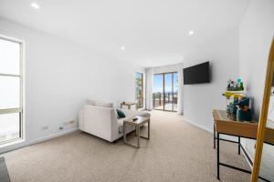 Bondi Beach Views Spacious 4BR Bondi Home