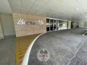 Boca del Mar III Apartment 724