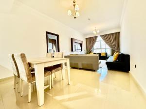 Deira Luxurious unit