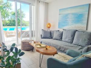 Aqua Pearl ! Pool Access 2 BRM J 102