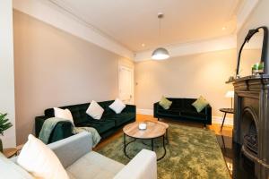 The Shakespeare -5Bed 3Bath