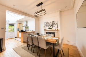 The Shakespeare -5Bed 3Bath