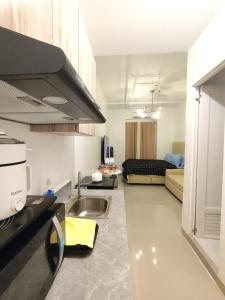 Chill & Cozy Stay Netflix Balcony Karaoke