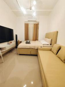 Chill & Cozy Stay Netflix Balcony Karaoke