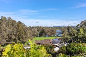 Beachside Bliss Spacious Forster Getaway
