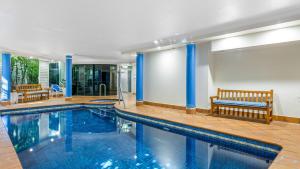 Burleigh Beachfront Haven