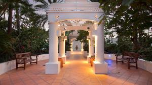 Burleigh Beachfront Haven