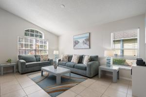 Cozy 4BR Getaway Near Disney & Legoland