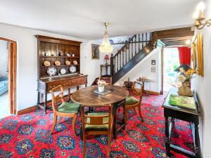 Henfaes Bach - Uk50268