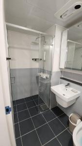 Central Height Apartment Royal