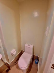 Cozy room at Brenthill Condominium