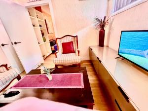 Salisbury Suburban Escape