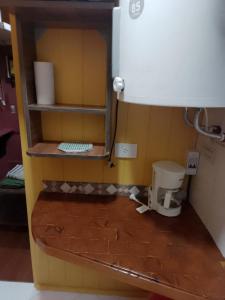 Tiny House con parrilla y jardín cerca del mar