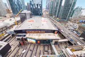 Modern 2 BR Condo - By Scotiabank Arena - City View