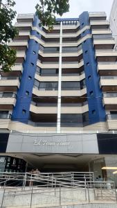 Apartamento Vista Mar 806 - 3 quartos ,2 garagens, prédio frente mar-quiosque 8, elevador ,portaria 24 e internet