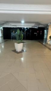 Apartamento Vista Mar 806 - 3 quartos ,2 garagens, prédio frente mar-quiosque 8, elevador ,portaria 24 e internet