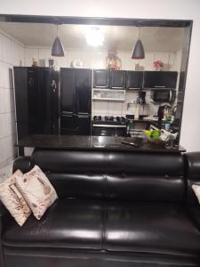 Casa com dois quartos completa