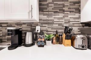 Pet Friendly 1BR Basement w Gym Near UW &Hospital