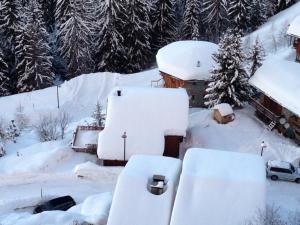 Chalet rénové au calme avec terrasse, parking, wifi, animaux admis - FR-1-346-597