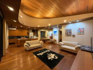 隠れ家アートヴィラ Villa Revolla