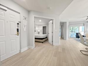 Modern & Spacious 3 Bedroom Retreat!