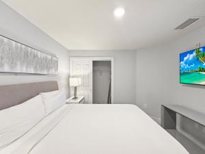 Modern & Spacious 3 Bedroom Retreat!