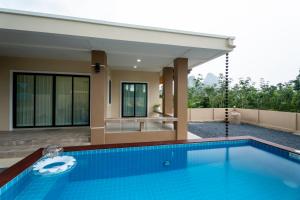 Wow Mountain Pool Villa Aonang