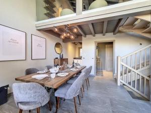 Chalet confortable aux pistes avec sauna, Wifi, Parking - FR-1-344-894