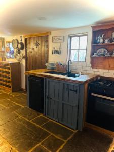 Spacious Cabin with Private Hot Tub, and Private Pool, in 5 Acres - intimate Special stay For 2 Adults - plus 1 child under 2 and up to 2 dogs stay for free