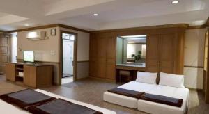 Alameda Suites Hotel