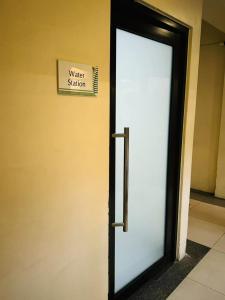 Mid-rise staycation in parañaque