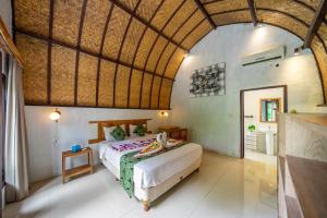 Riverside 3BR Bungalows with Pool, Jungle, ATV & Tubing - Ubud