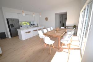 Luxury Coastal Retreat -14 Haynes Rd, Middleton