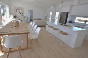 Luxury Coastal Retreat -14 Haynes Rd, Middleton