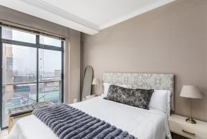 The Square 513 by CTHA