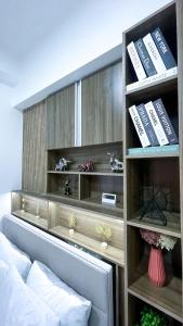 Light-Filled Studio with Serene Ambiance