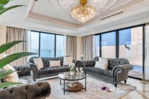 Dream Inn - Timeless Arabic-Inspired Penthouse with Private Pool and Sweeping Ain Dubai Views