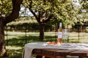 Secluded Cosy Luxury Pod with wood fired hot tub