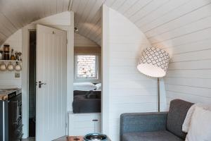 Secluded Cosy Luxury Pod with wood fired hot tub