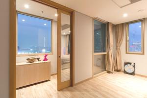 Prime Gangnam 2BR, Subway 1 Min, COEX Walk