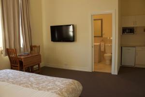 Balcony On Sixth Lodge