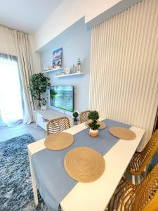 Privado 2BR Lakeview with Garden