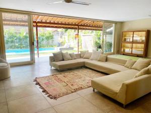 Gerbang Biru House 6-BR