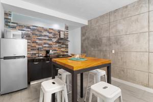 Stylish Apartment Near "Los Muertos" Beach