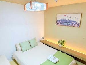 Tsukimi Entire House for 8 &Near Public Transport Direct to Airport &Free Parking &3 Baths 3 Toilets &Washer Dryer& Direct to Namba Shinsaibashi and Tsutenkaku