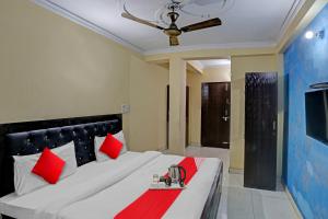 Hotel O by OYO Crossing Hotel Ghaziabad Railway Station